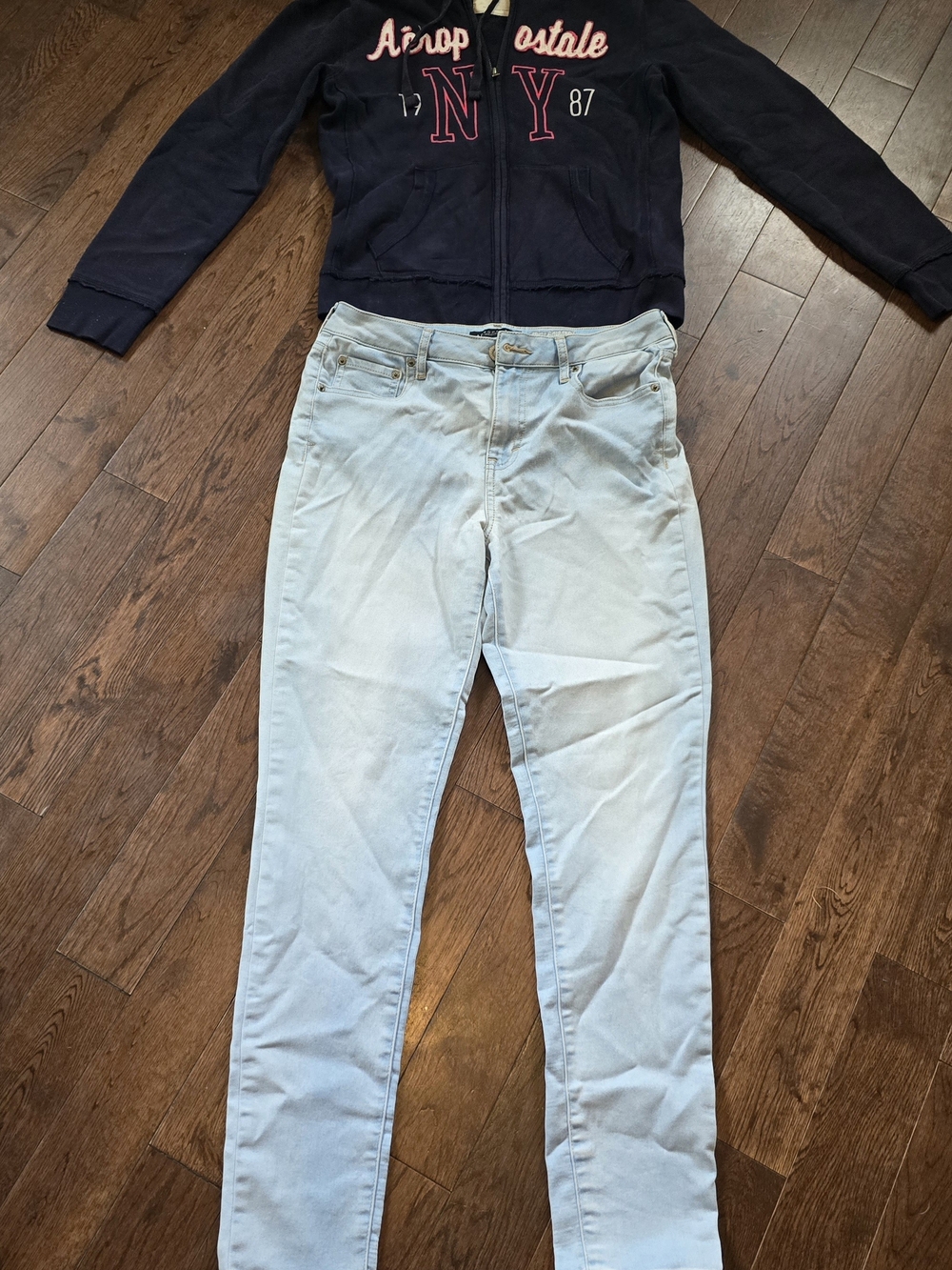 Aeropostale Sweat Shirt And Aeropostale Light Blue Skinny Jeans for Women